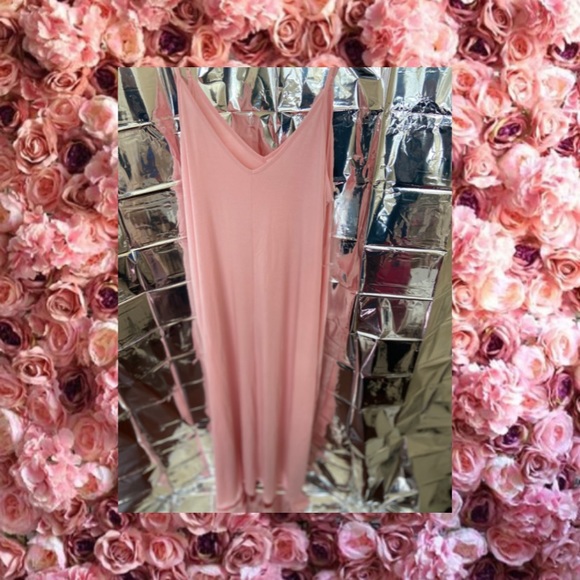 Petals Maxi Dress - Picture 3 of 4